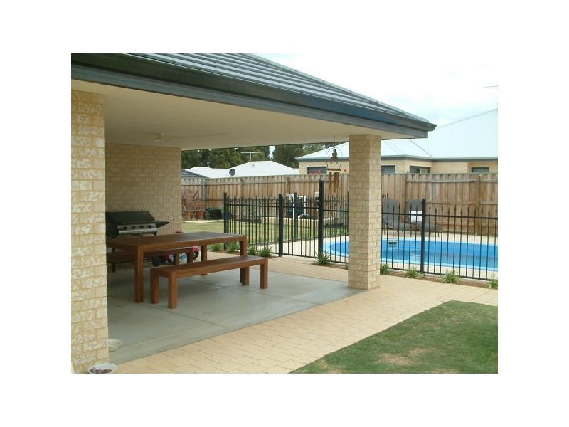 3 Turnberry Way, The Vines WA 6069
