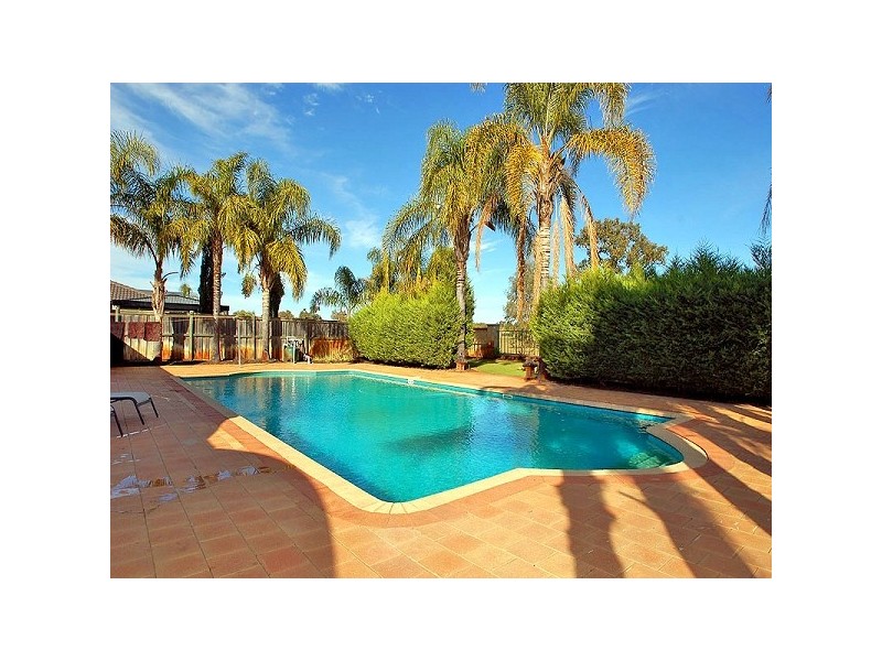 6 Ailsa Way, The Vines WA 6069