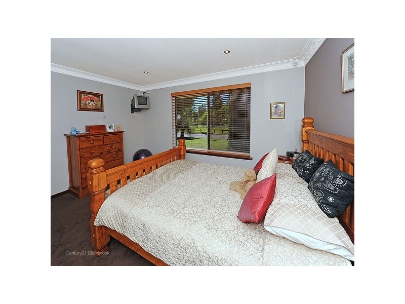 6 Ailsa Way, The Vines WA 6069