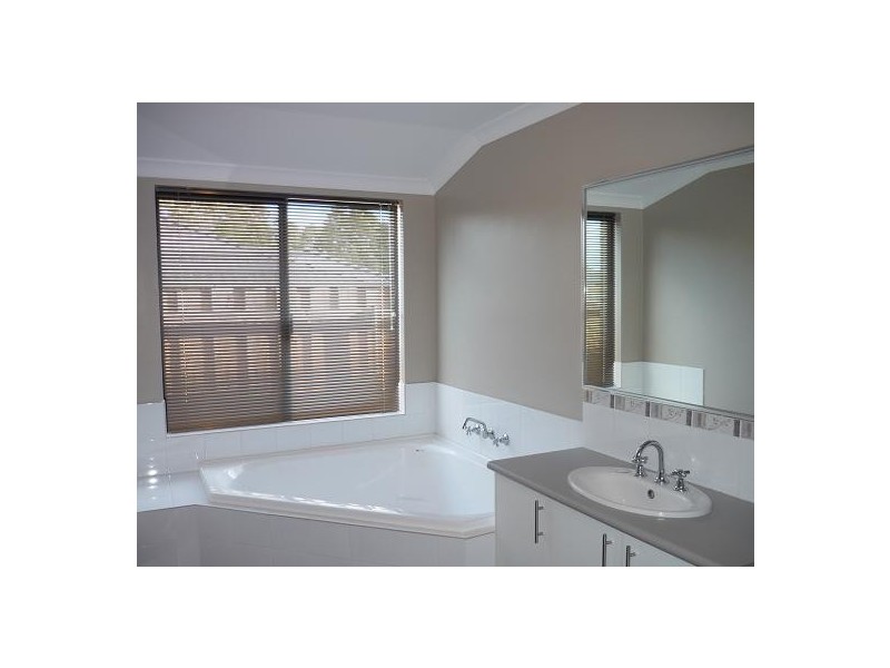 3 TURNBERRY WAY, The Vines WA 6069