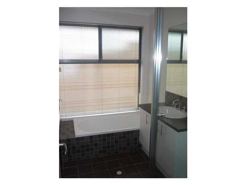 38 Evesham Drive, Ellenbrook WA 6069