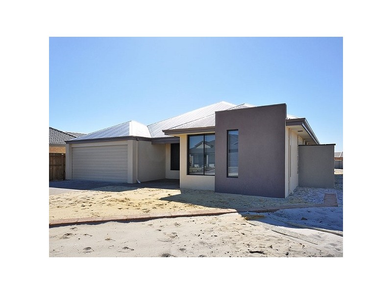 11 Jervis Drive, Ellenbrook WA 6069