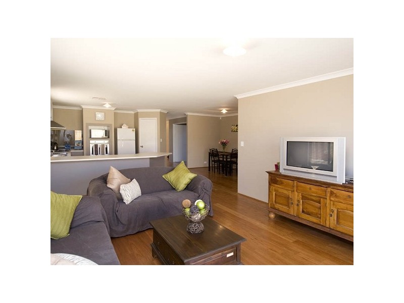 3 Boxgrove Loop, Ellenbrook WA 6069