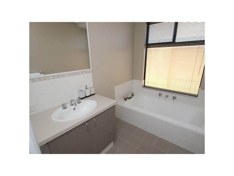 3 Boxgrove Loop, Ellenbrook WA 6069