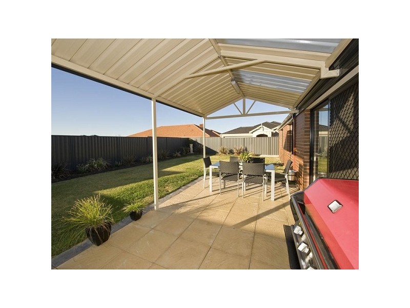 28 Beechwood Circle, Aveley WA 6069