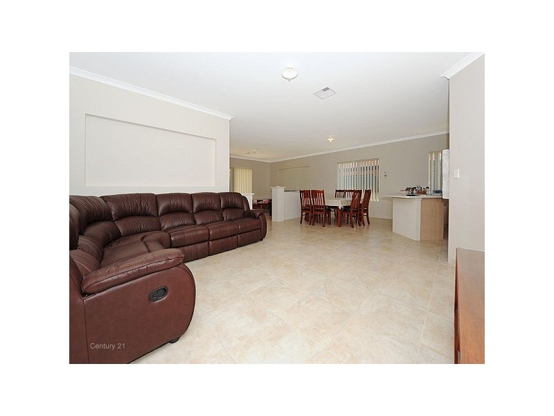 98 Edgecombe Pass, Aveley WA 6069