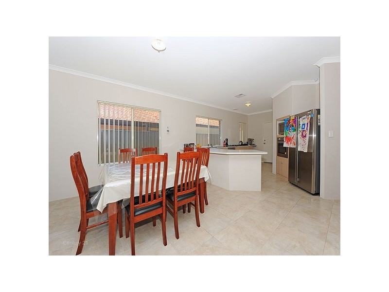 98 Edgecombe Pass, Aveley WA 6069