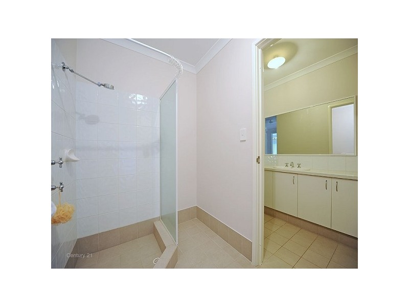 98 Edgecombe Pass, Aveley WA 6069