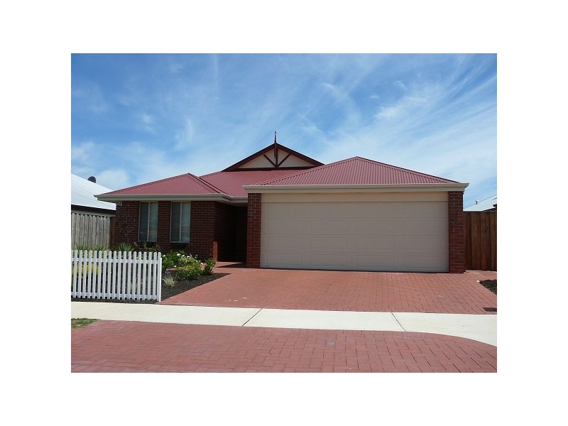 25 Bancombe Crescent, Ellenbrook WA 6069