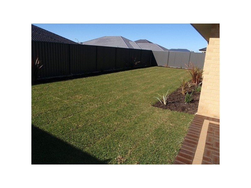 12 Manila Way, Aveley WA 6069