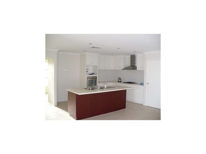 46 Simmonds Pass, Ellenbrook WA 6069