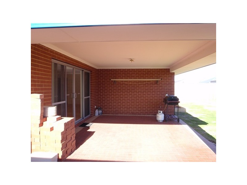43 Derricap Avenue, Ellenbrook WA 6069