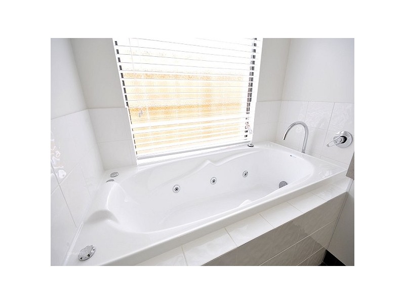 25 Ardmore Parade, Ellenbrook WA 6069