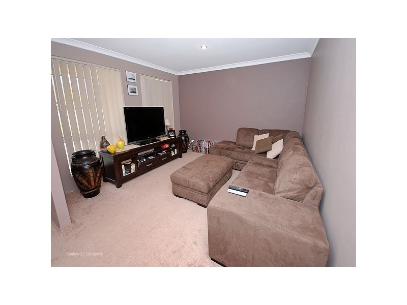 2 Flora Valley Grove, Ellenbrook WA 6069