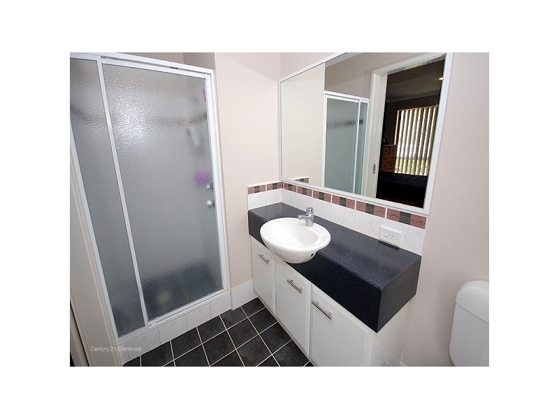 2 Flora Valley Grove, Ellenbrook WA 6069