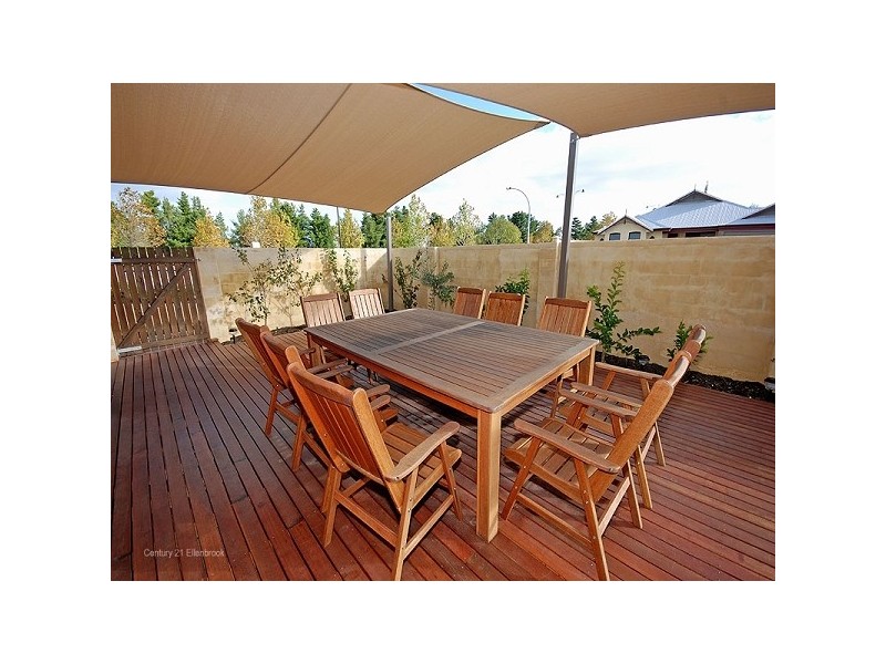 2 Flora Valley Grove, Ellenbrook WA 6069