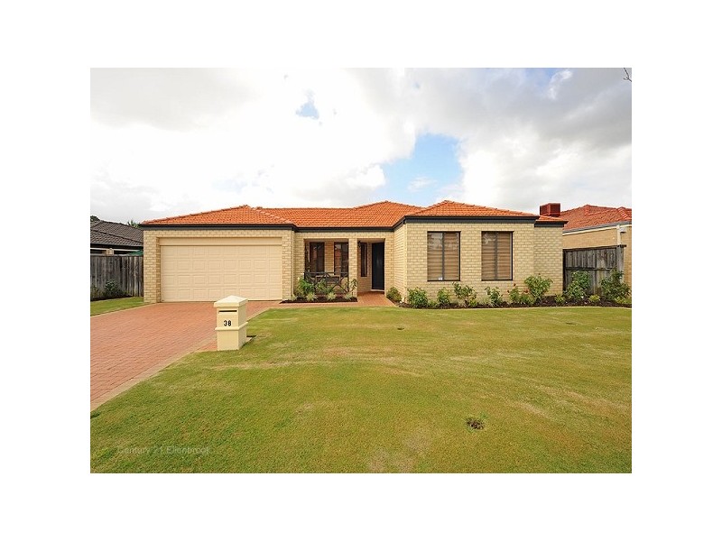 38 San Lorenzo Blvd, Ellenbrook WA 6069