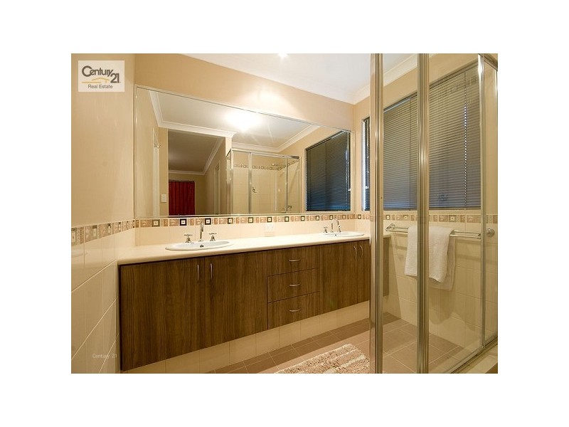 8 Arava Circle, Aveley WA 6069