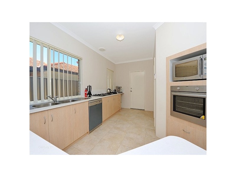 98 Edgecombe Pass, Aveley WA 6069