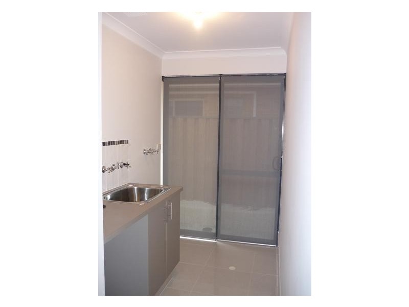 38 Evesham Drive, Ellenbrook WA 6069