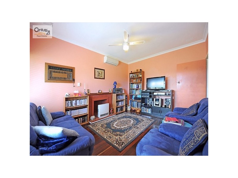 8 Clianthus Way, Koongamia WA 6056