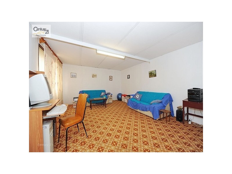 8 Clianthus Way, Koongamia WA 6056