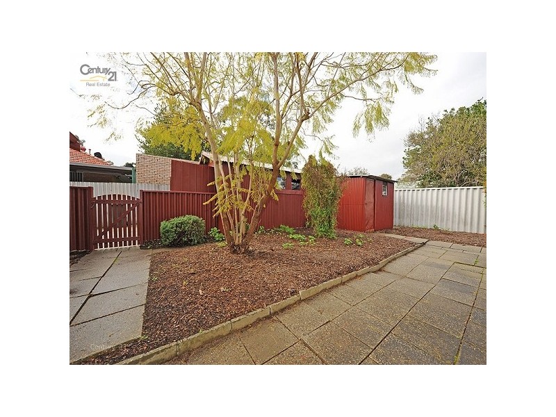 8 Clianthus Way, Koongamia WA 6056