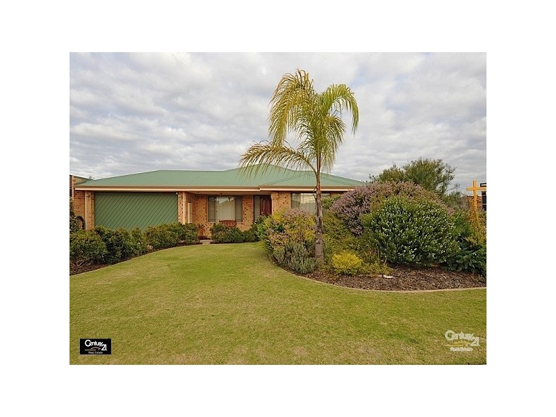 2 Pinea Turn, Ellenbrook WA 6069