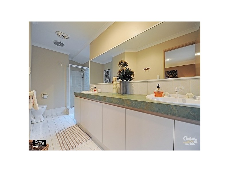 2 Pinea Turn, Ellenbrook WA 6069