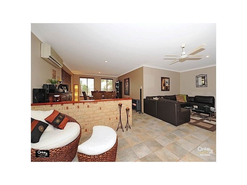 2 Pinea Turn, Ellenbrook WA 6069