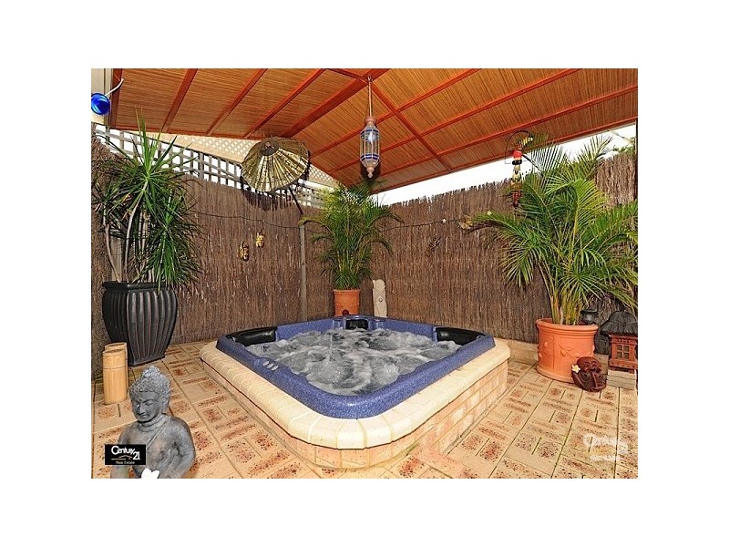 2 Pinea Turn, Ellenbrook WA 6069