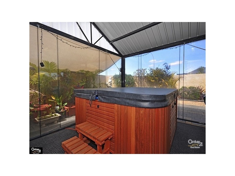 9 Bayard Way, Henley Brook WA 6055