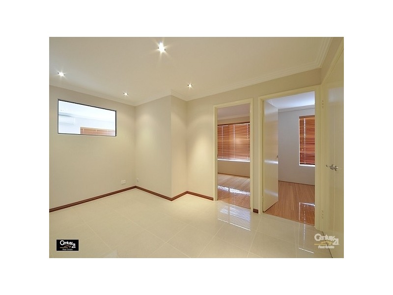 19 Redbank Drive, Ellenbrook WA 6069