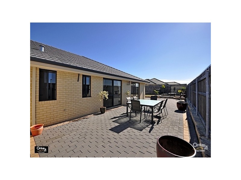 15 Blendon Avenue, Ellenbrook WA 6069