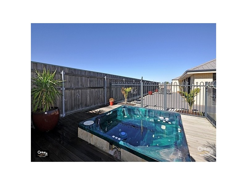 15 Blendon Avenue, Ellenbrook WA 6069
