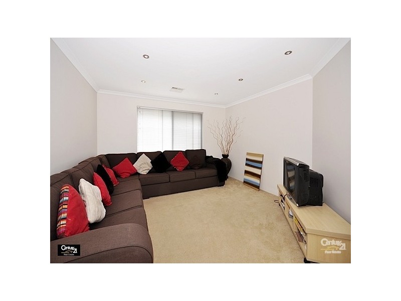 2 Madden Way, Ellenbrook WA 6069