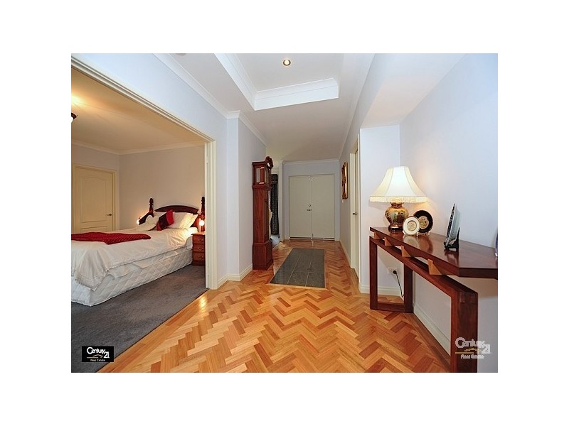 28 Roxburghe Drive, The Vines WA 6069