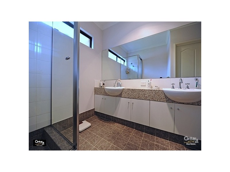 28 Roxburghe Drive, The Vines WA 6069