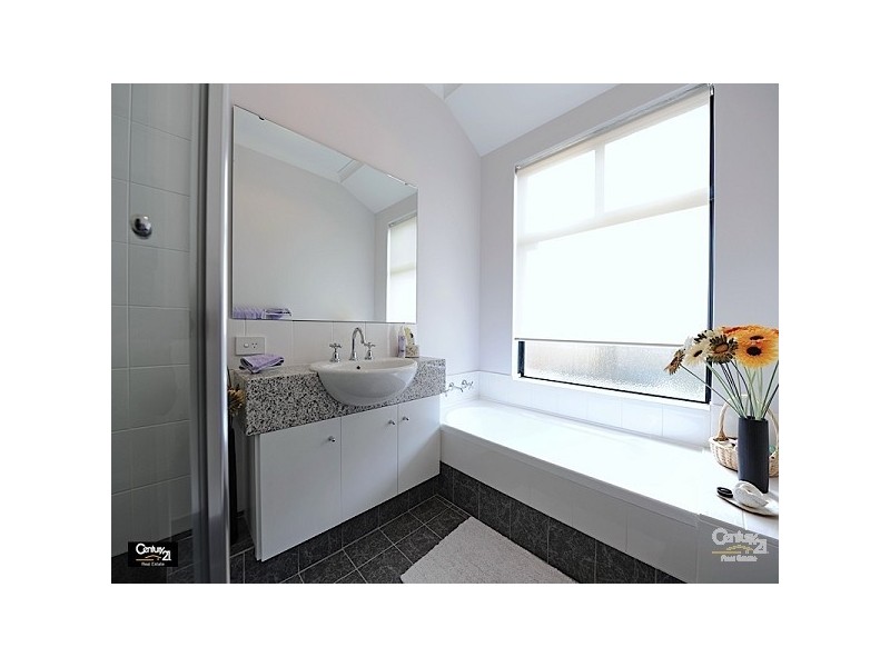 28 Roxburghe Drive, The Vines WA 6069