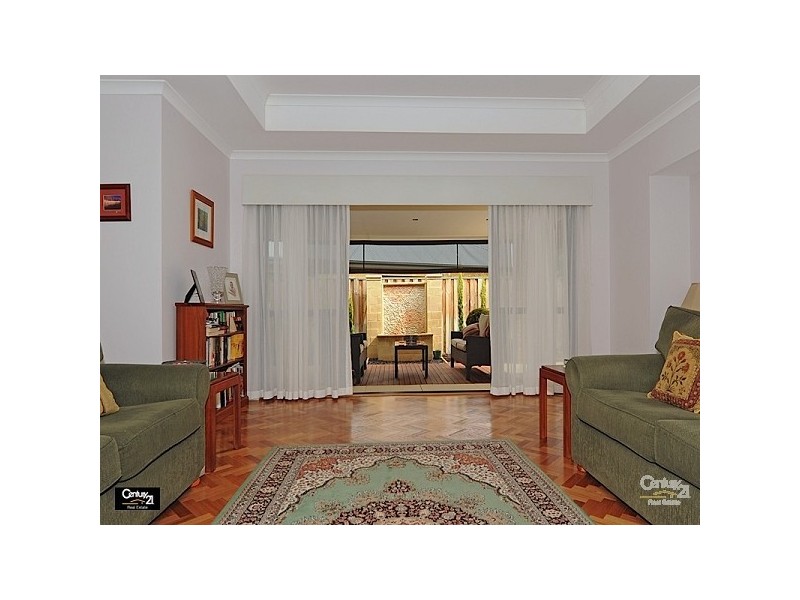 28 Roxburghe Drive, The Vines WA 6069