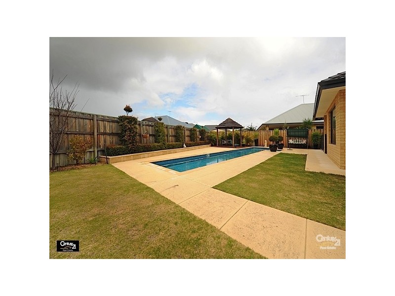 28 Roxburghe Drive, The Vines WA 6069