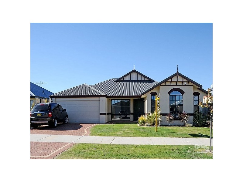 10 Birkett Circle, Ellenbrook WA 6069