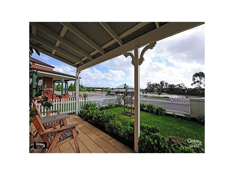 4 Arrowsmith Ave, Ellenbrook WA 6069