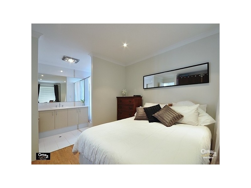 4 Arrowsmith Ave, Ellenbrook WA 6069