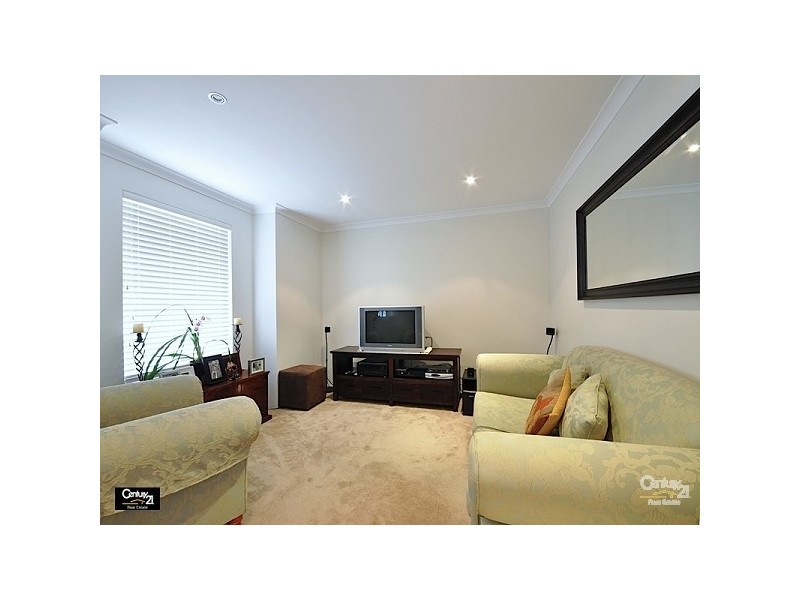 4 Arrowsmith Ave, Ellenbrook WA 6069
