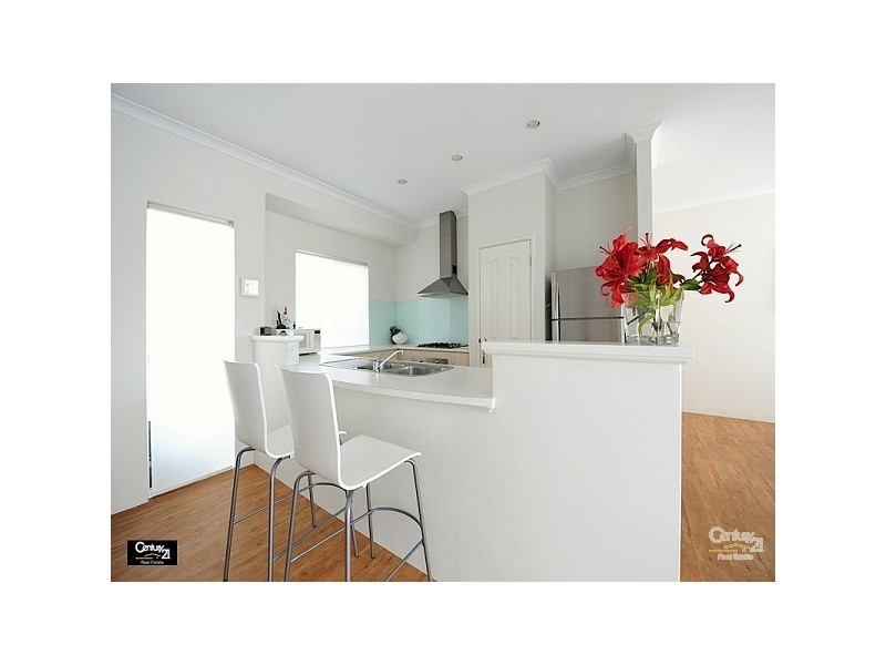 4 Arrowsmith Ave, Ellenbrook WA 6069