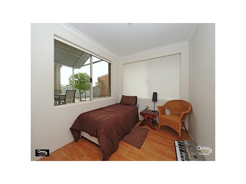 4 Arrowsmith Ave, Ellenbrook WA 6069