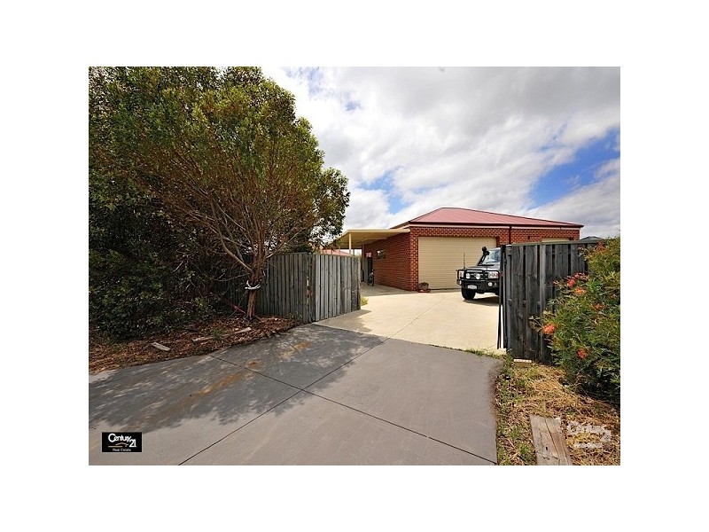20 Losino Blvd, Henley Brook WA 6055