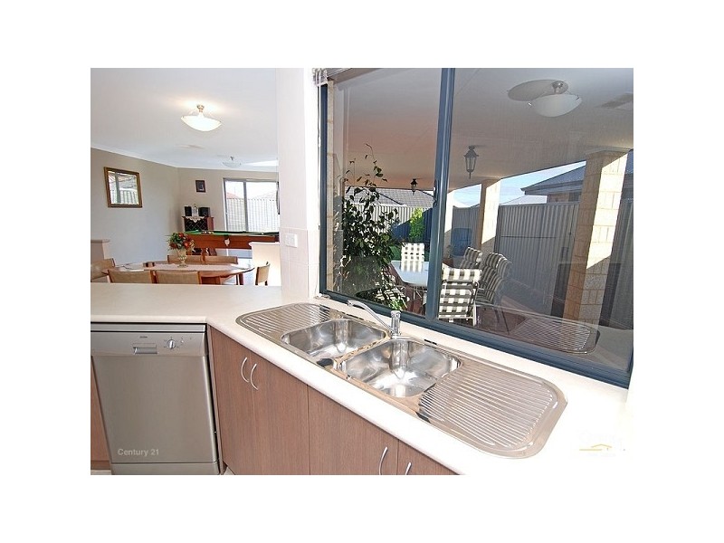 75 Edgecombe Pass, Aveley WA 6069