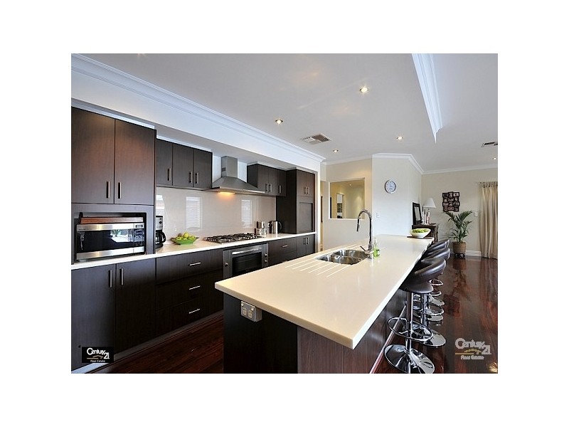 9 Whitehart Entrance, Aveley WA 6069